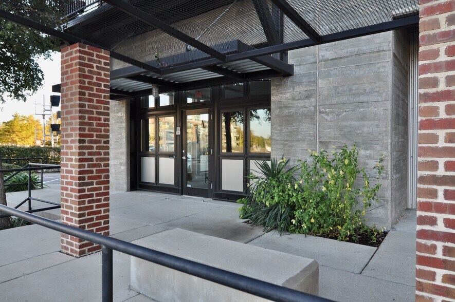 More Photos Of 2235 E 6th St, Austin Apartments For Sale