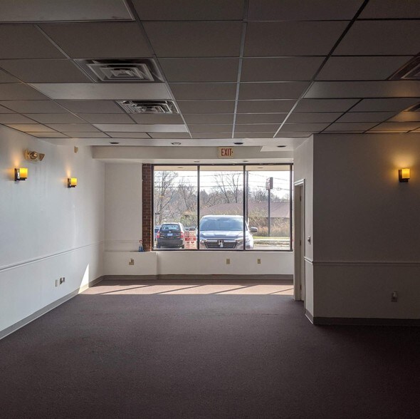 More Photos Of 551 Wolcott St, Waterbury Unknown For Lease