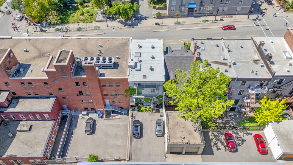 More Photos Of 1023 Rue Berri, Montréal Apartments For Sale