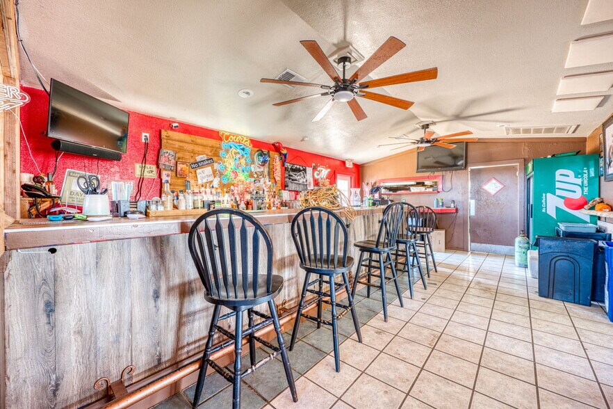 More Photos Of 106 Sunrise Dr, Sunrise Beach Restaurant For Sale
