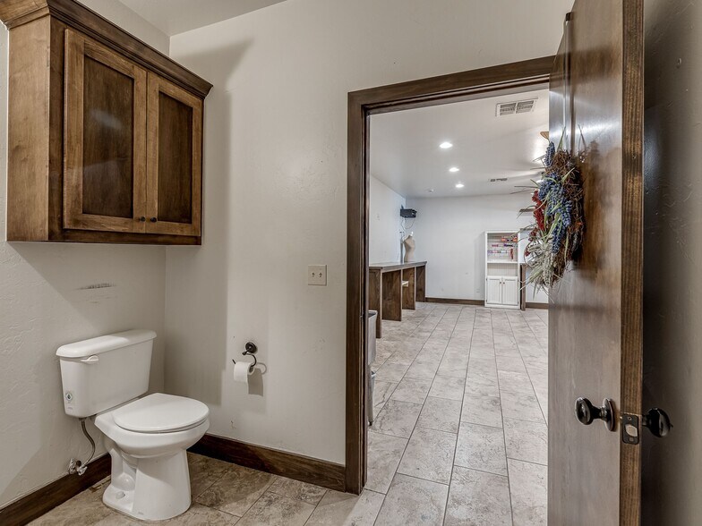 More Photos Of 113 E Broadway, Blanchard Storefront For Sale