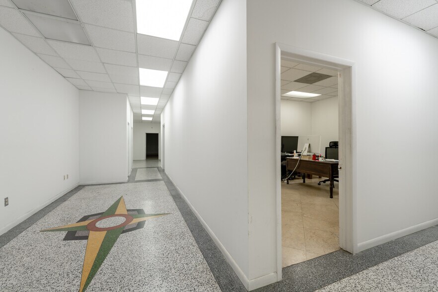 More Photos Of 3750 NW 46th St, Miami Manufacturing For Sale
