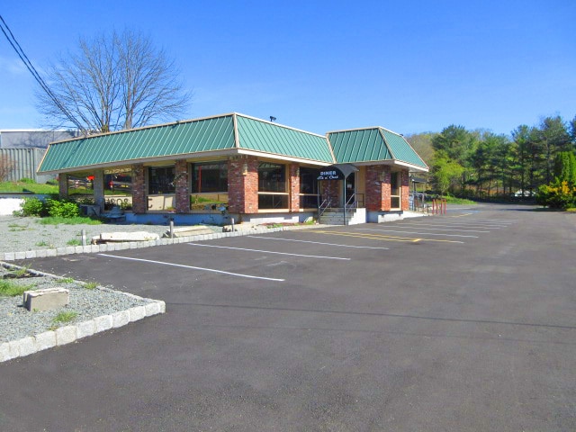 Primary Photo Of 2020 Greenwood Lake Tpke, Hewitt Restaurant For Lease