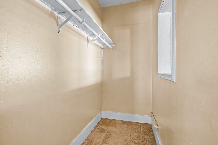 More Photos Of 2422 Montana Ave, El Paso Storefront Retail Office For Sale