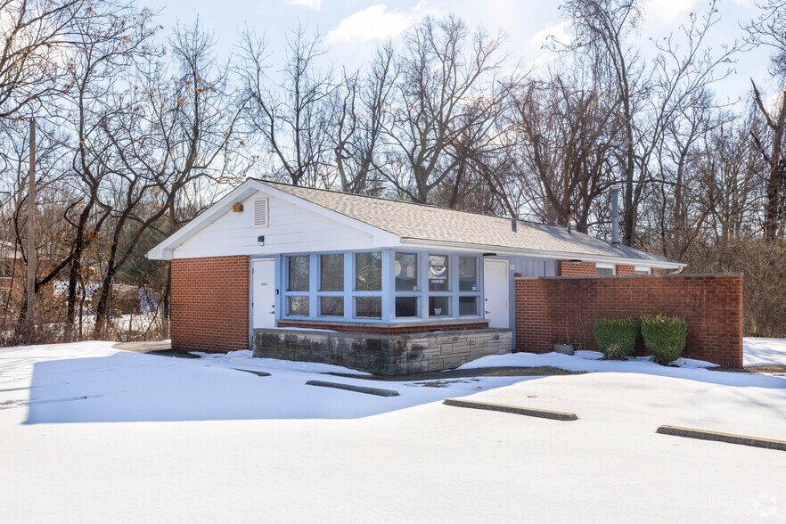More Photos Of 50 N Center St, East Alton Medical For Sale
