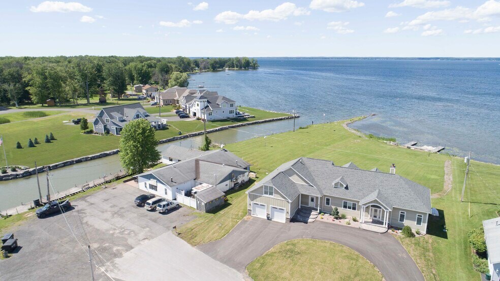 More Photos Of 303 Barrett Ln, Bridgeport Bar For Sale