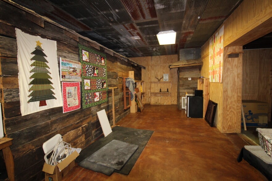 More Photos Of 3768 Private Road 1271, Willow Springs Industrial For Sale