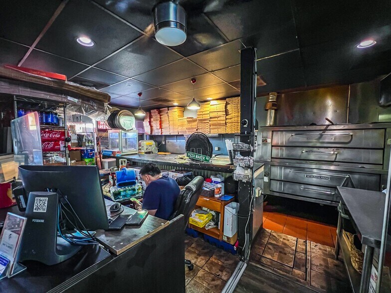 More Photos Of 1200-1220 S Federal Hwy, Dania Unknown For Lease