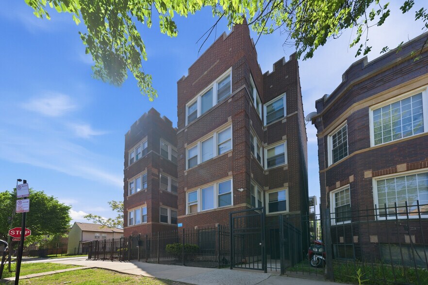More Photos Of 3901-03 W Jackson Blvd, Chicago Apartments For Sale
