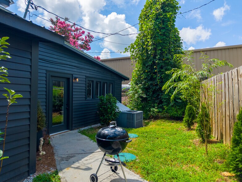 More Photos Of 31 Earl St, Clayton General Retail For Sale