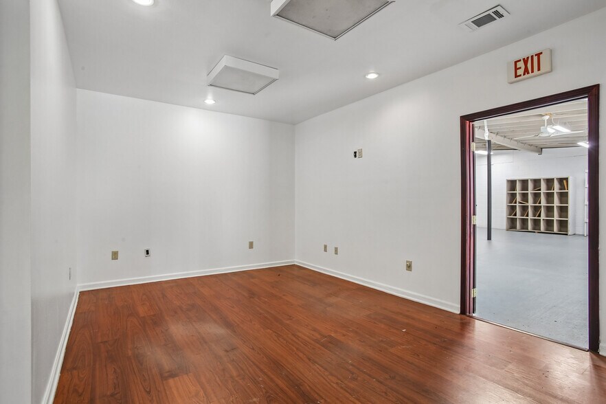 More Photos Of , New Orleans General Retail For Sale