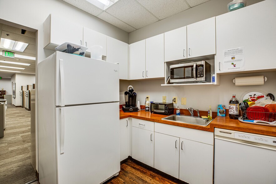 More Photos Of 2050 Gordon W Shelton Blvd, Fredericksburg Office For Lease