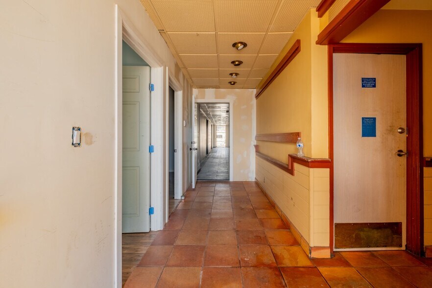 More Photos Of 16955 Sherman Way, Van Nuys Freestanding For Sale