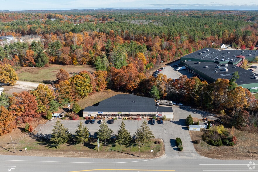 More Photos Of 585 Calef Hwy, Barrington Freestanding For Lease