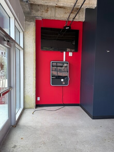 More Photos Of 103 E 3rd St, Covington Apartments For Lease