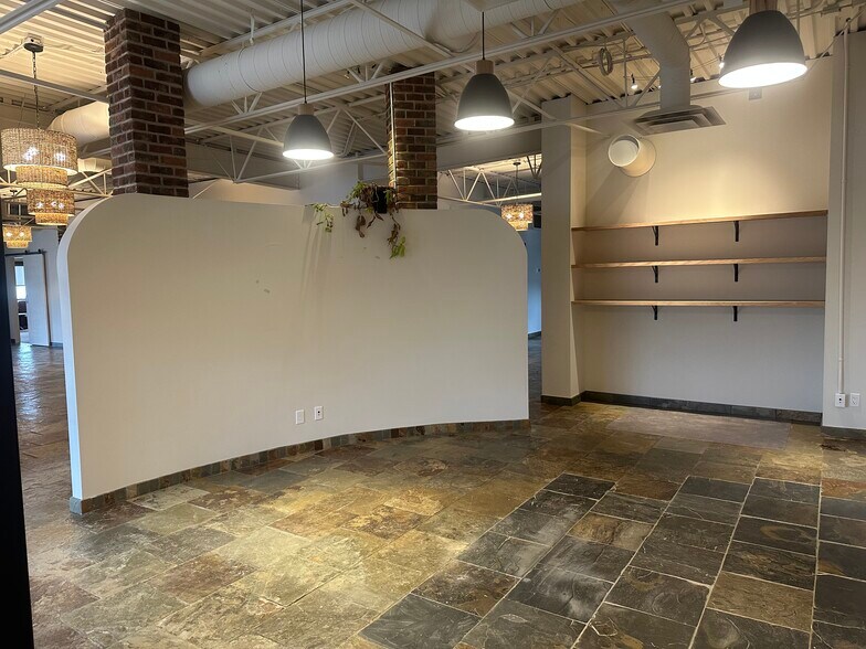 More Photos Of 21 Perron St, St. Albert Freestanding For Lease