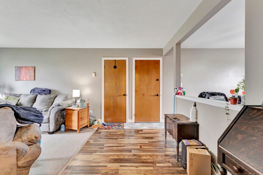 More Photos Of 52 Hampton St, Brantford Apartments For Sale