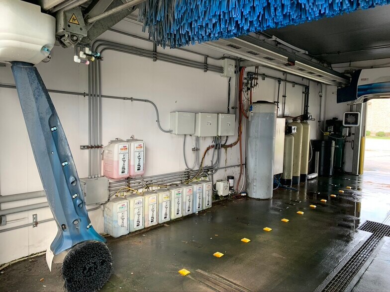 More Photos Of 3454 Texas 6 S, Houston Carwash For Sale