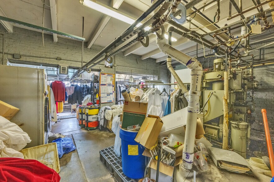 More Photos Of 6915 Stanley Ave, Berwyn Industrial For Sale