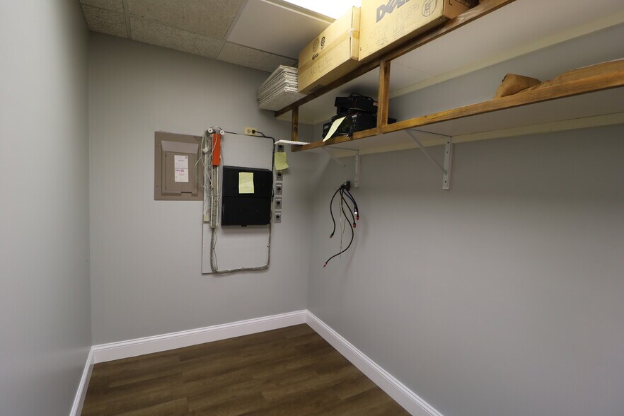 More Photos Of 401 Hamburg Turnpike, Wayne Medical For Sale