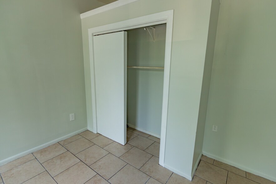 More Photos Of 11 S Broadway, Baltimore Apartments For Sale