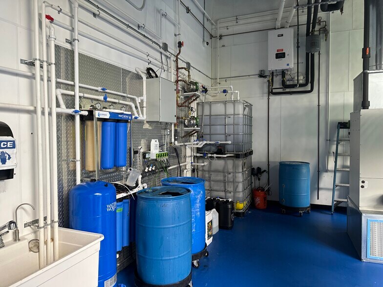 More Photos Of 246 Suffolk Ln, Gardner Manufacturing For Sale