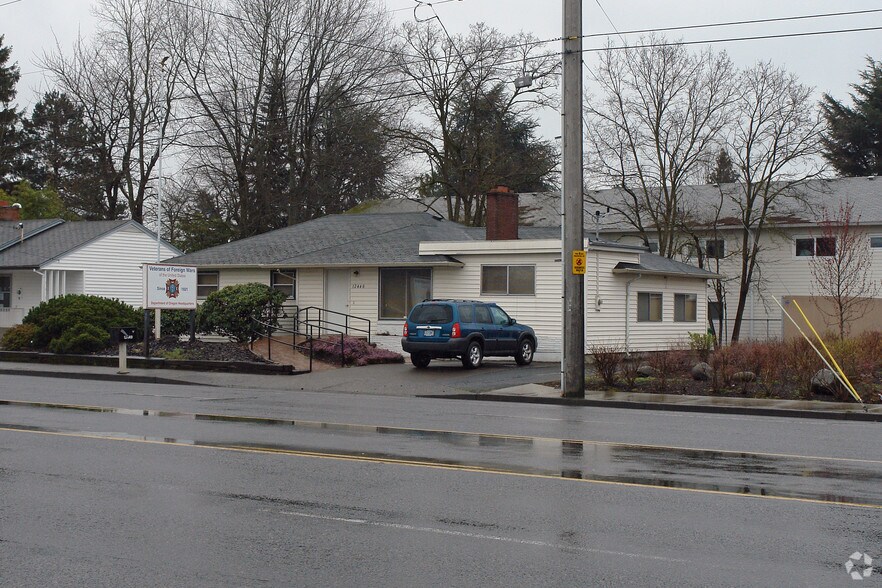 Primary Photo Of 12440 NE Halsey St, Portland Office For Sale