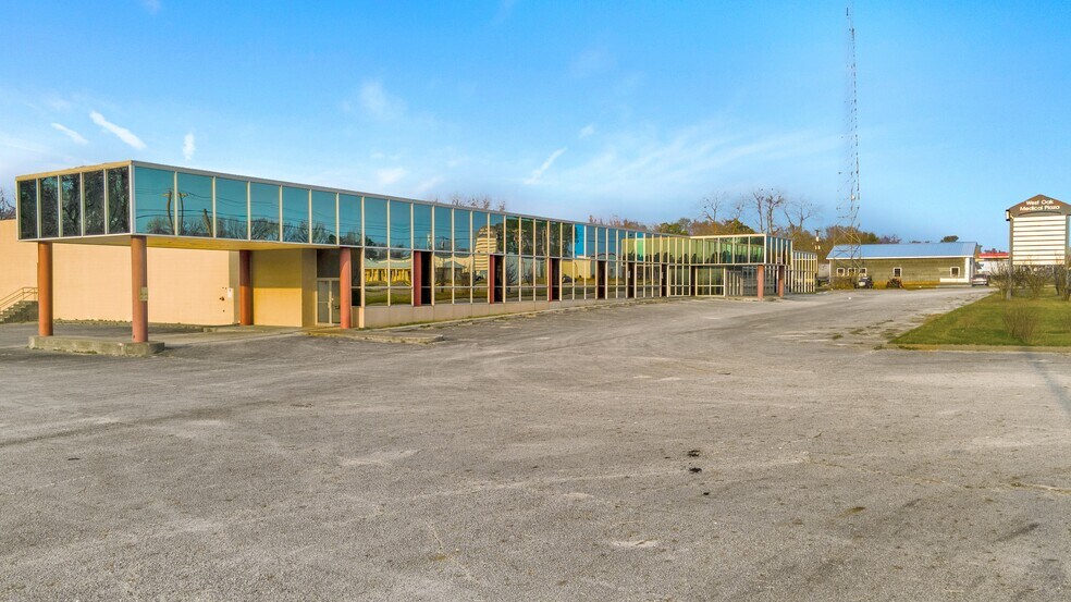 More Photos Of 3215 W Oak St, Palestine Medical For Lease