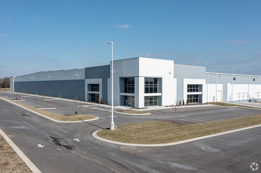 More Photos Of 135 Logistics Dr, Lebanon Industrial For Lease