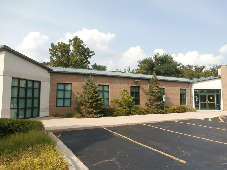 More Photos Of 3S517 Winfield Rd, Warrenville Medical For Lease