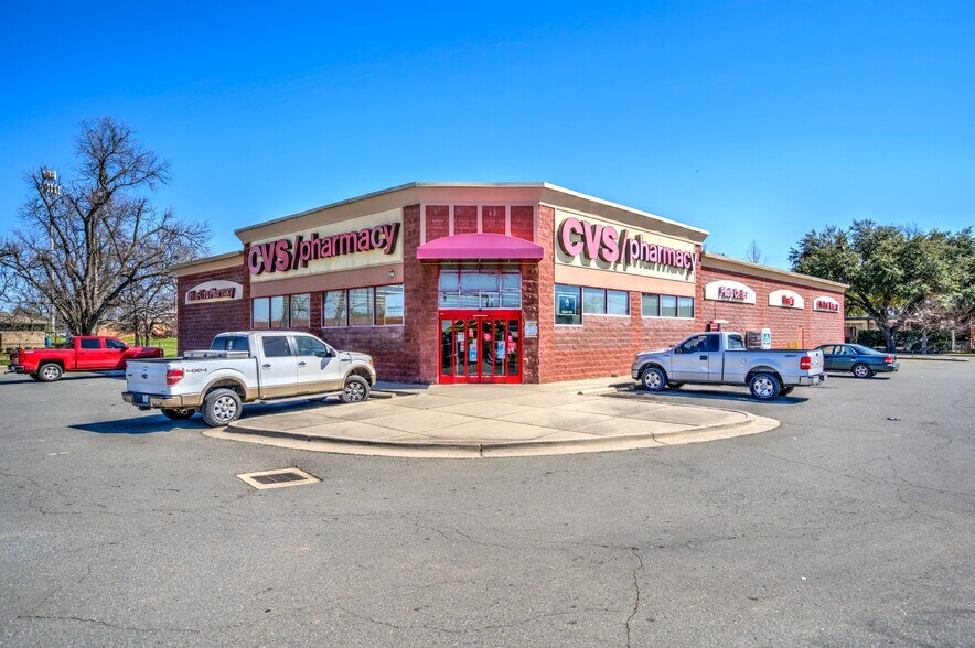 Primary Photo Of 1540 N Market St, Shreveport Freestanding For Sale