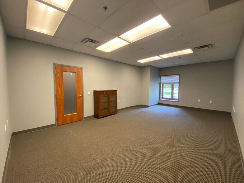 More Photos Of 7444 Dexter Ann Arbor Rd, Dexter Office For Lease