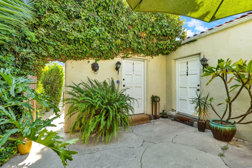 Primary Photo Of 811 N Citrus Ave, Los Angeles Multifamily For Sale