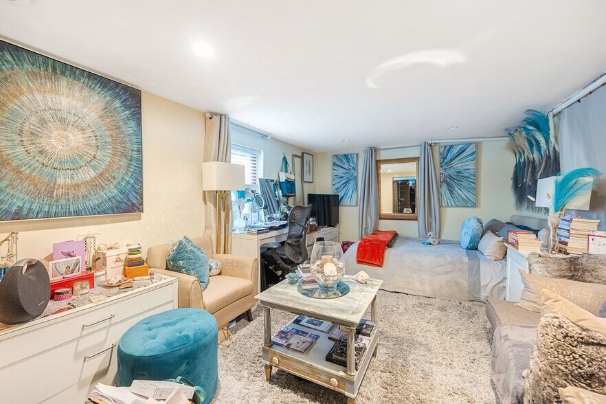 More Photos Of , Clifton Unknown For Sale