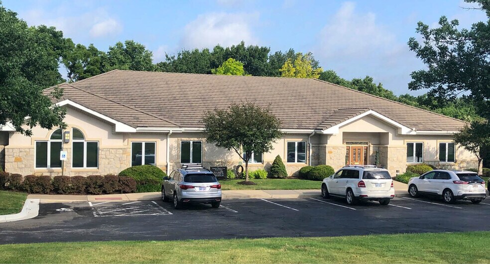 More Photos Of 11030 Oakmont Dr, Overland Park Office For Sale