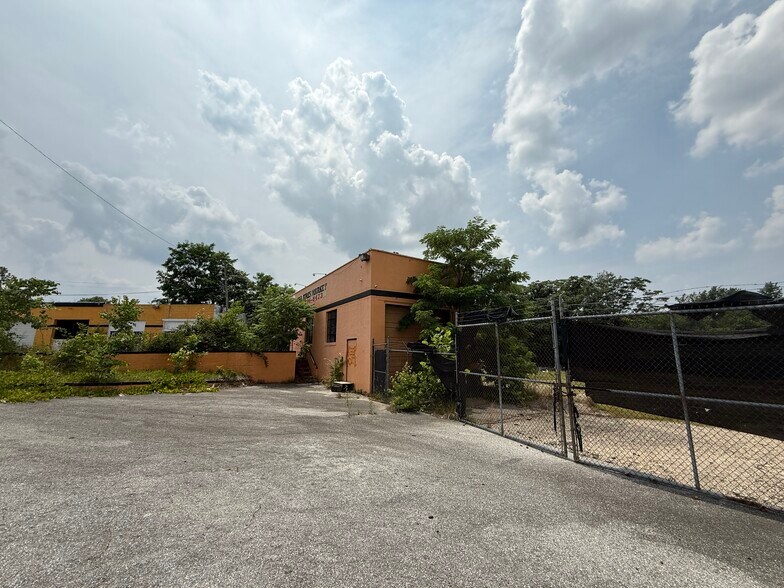 More Photos Of , Waldorf Unknown For Sale