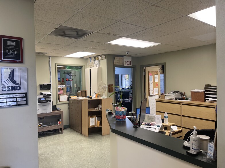 More Photos Of 5110 S Westshore Blvd, Tampa Warehouse For Lease