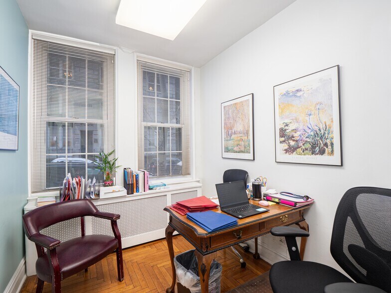 More Photos Of 911 Park Ave, New York Apartments For Sale