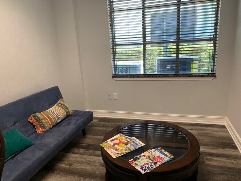 More Photos Of 3937 Tampa Rd, Oldsmar Medical For Lease