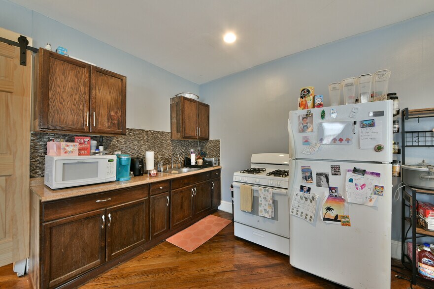 More Photos Of 2554 E Clearfield St, Philadelphia Multifamily For Sale