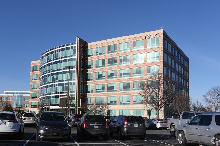 More Photos Of 11400 Tomahawk Creek Pky, Leawood Office For Lease