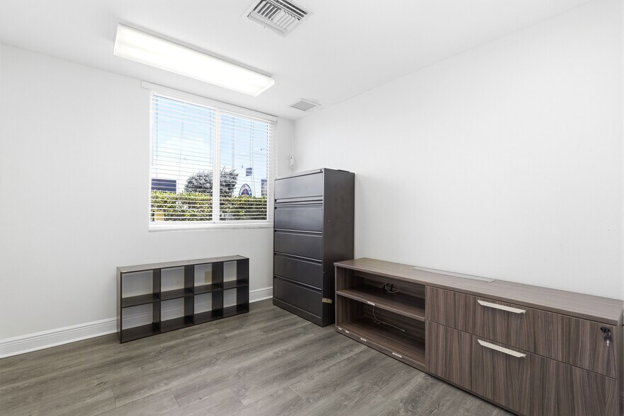 More Photos Of 611 NE 13th St, Fort Lauderdale Loft Creative Space For Lease
