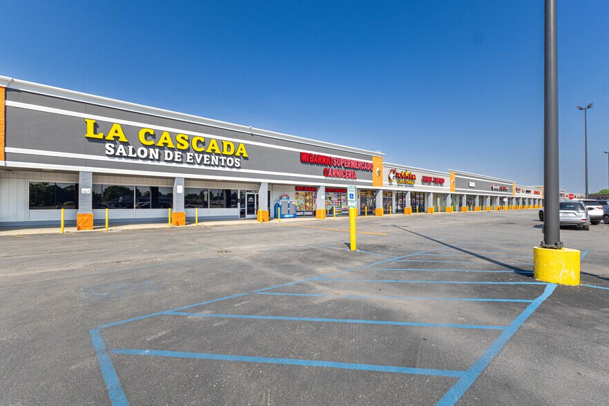 More Photos Of 2802 N Lafayette Rd, Indianapolis Unknown For Lease