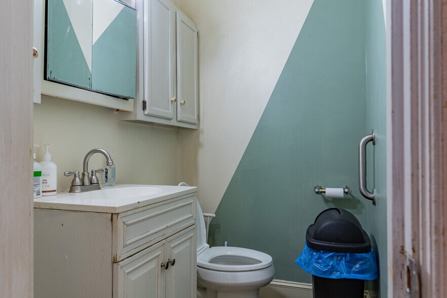 More Photos Of 1530 Congress St, Portland Multifamily For Sale