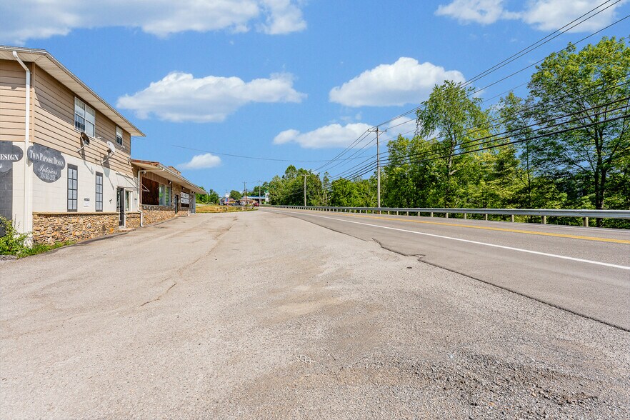 More Photos Of 2939 White Hall Blvd, White Hall General Retail For Sale