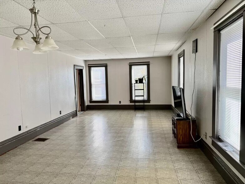 More Photos Of 840 S 3rd Ave, Wausau Storefront Retail Residential For Sale