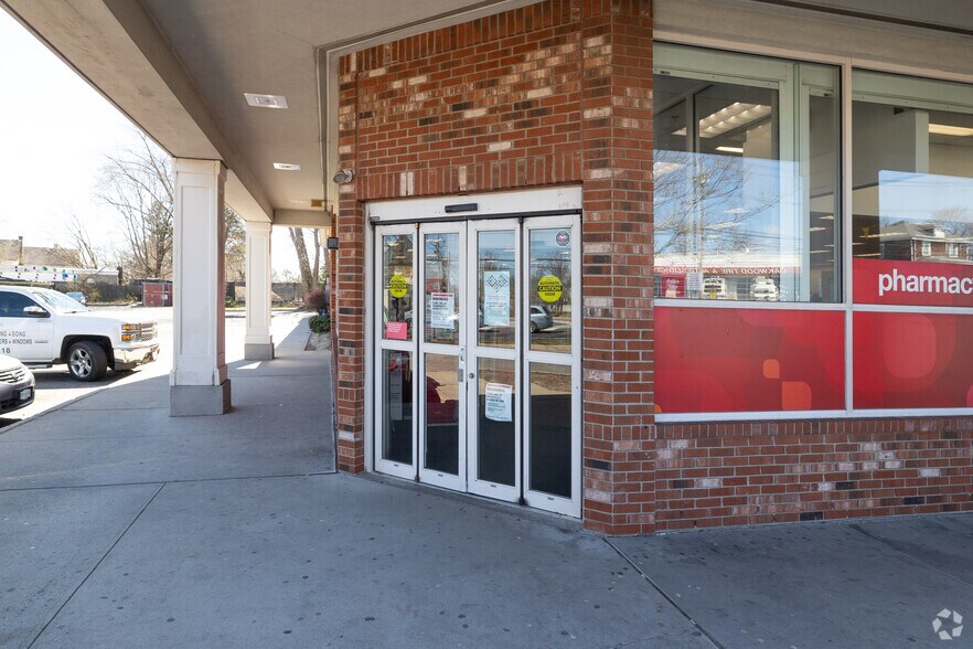More Photos Of 111 Depot Rd, Huntington Station Drugstore For Sale