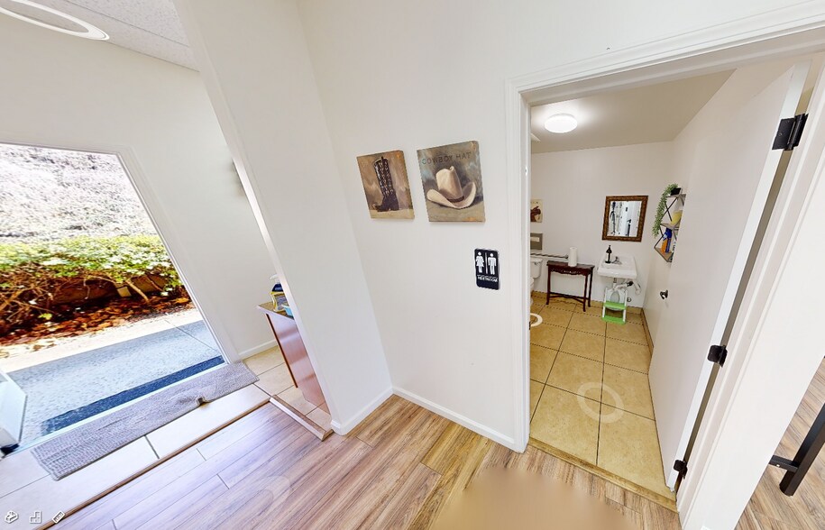 More Photos Of 7925-8075 San Miguel Canyon Rd, Salinas General Retail For Lease