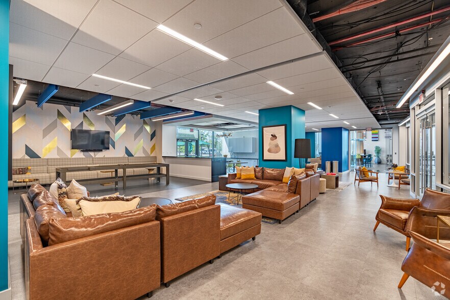 More Photos Of 2461 Eisenhower Ave, Alexandria Office For Lease