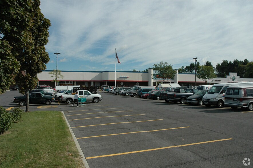 More Photos Of 501 Columbia Tpke, Rensselaer Unknown For Sale